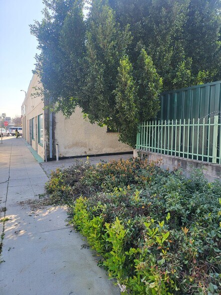More Photos Of 10836 Landale st, North Hollywood Land For Lease