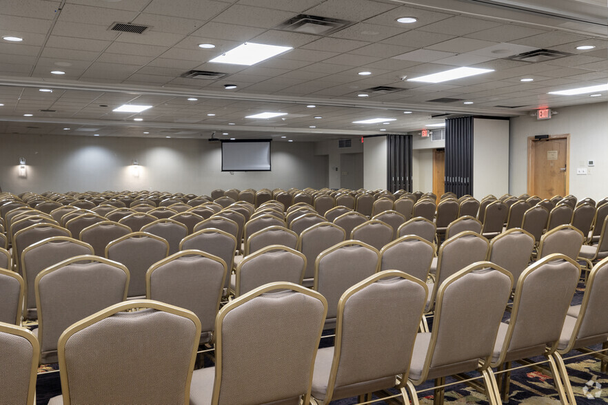 More Photos Of 1399 Bench Rd, Pocatello Hotel For Sale