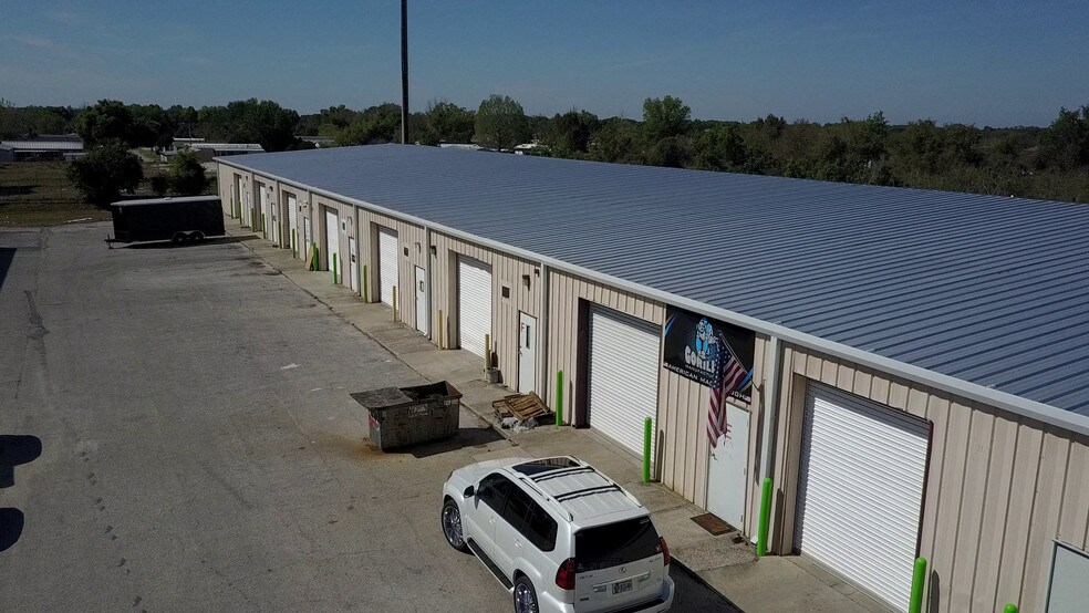 More Photos Of 2360 Clark St, Apopka Warehouse For Lease