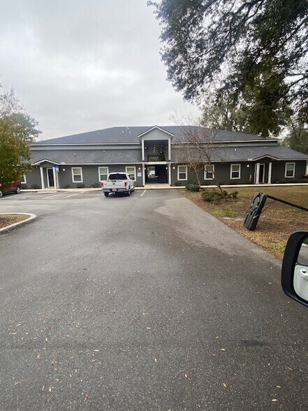 More Photos Of 806 Oak St, Green Cove Springs Office For Sale