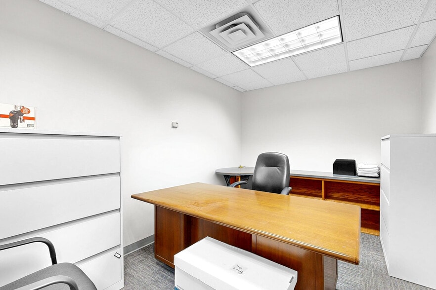 More Photos Of 1429 2nd Ave, Des Moines Warehouse For Sale