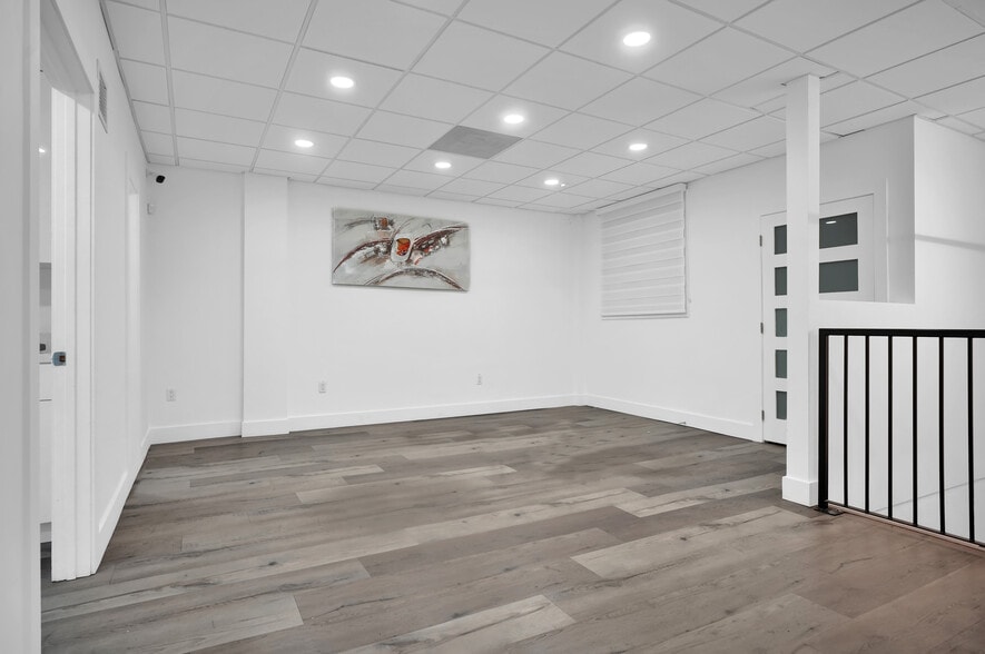 More Photos Of 7311 NW 12th St, Doral Light Distribution For Sale