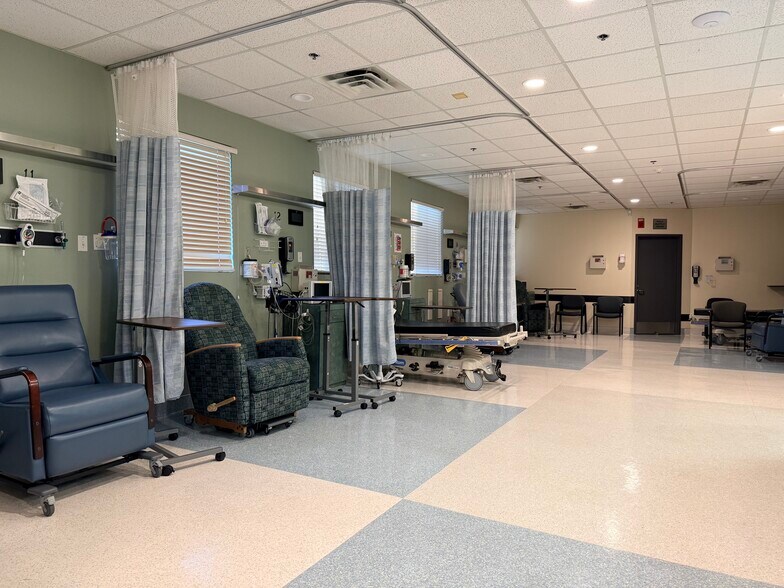 More Photos Of 604 W Warner Rd, Chandler Medical For Sale