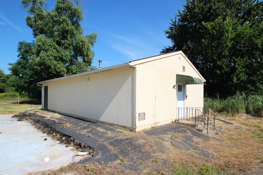 Primary Photo Of 2970 Barber Rd, Norton Industrial For Sale