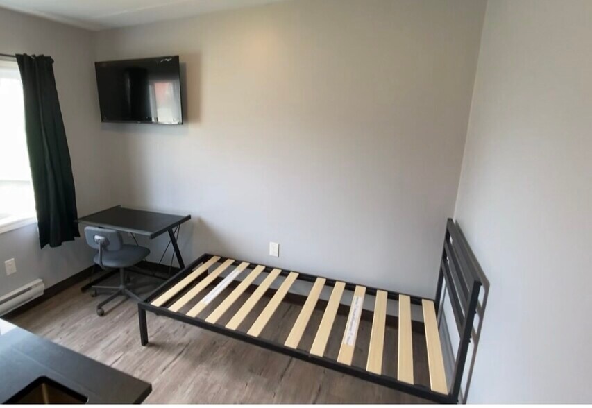 More Photos Of 585 Mill St, Windsor Apartments For Sale