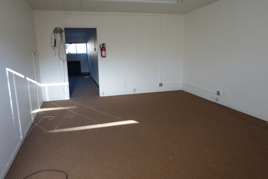 More Photos Of 2048-2050 Dunlap Dr, South Lake Tahoe Office For Lease