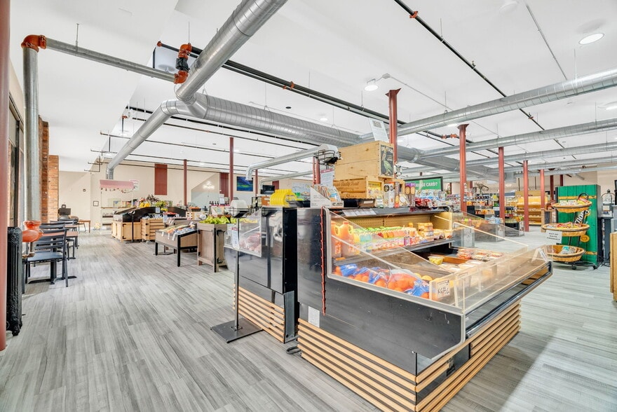 More Photos Of 306-310 Huron Ave, Port Huron Freestanding For Sale