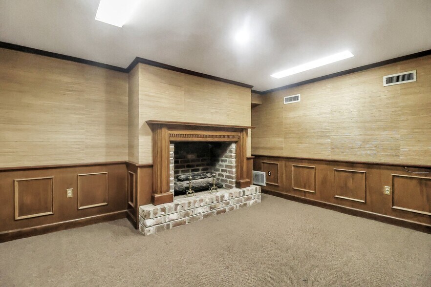 More Photos Of 120-124 W Liberty St, Savannah Office Residential For Sale