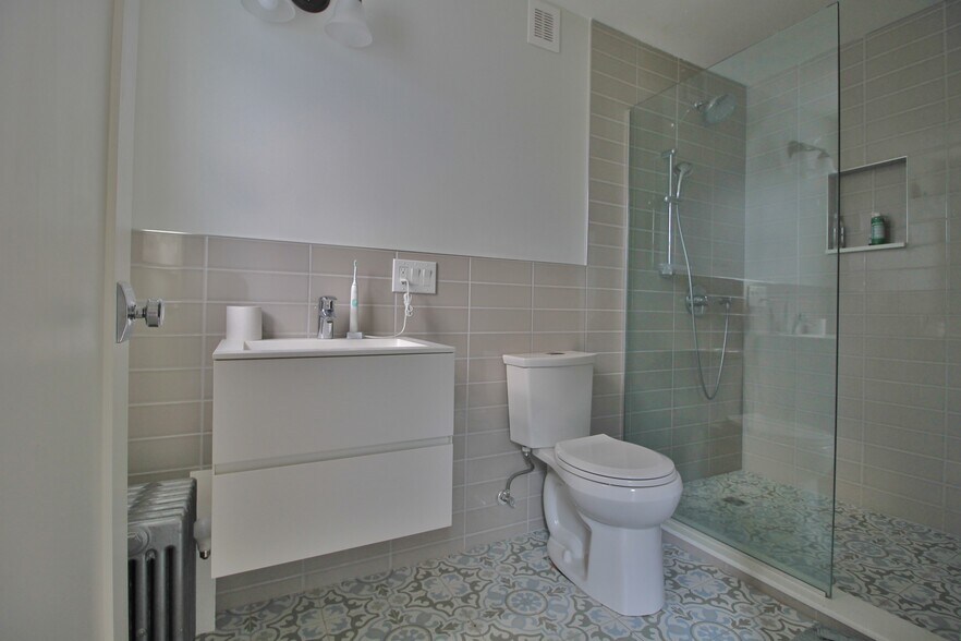 More Photos Of 156 Broadway, Port Ewen Freestanding For Sale