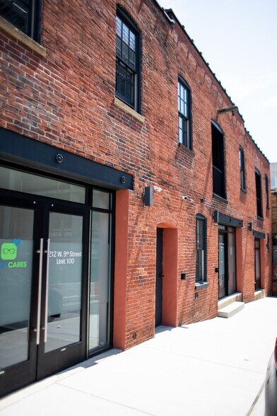More Photos Of 212 W 9th St, Wilmington Storefront For Lease