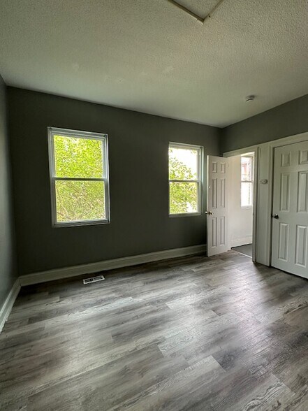 More Photos Of 152-154 Brook St, Hartford Apartments For Sale