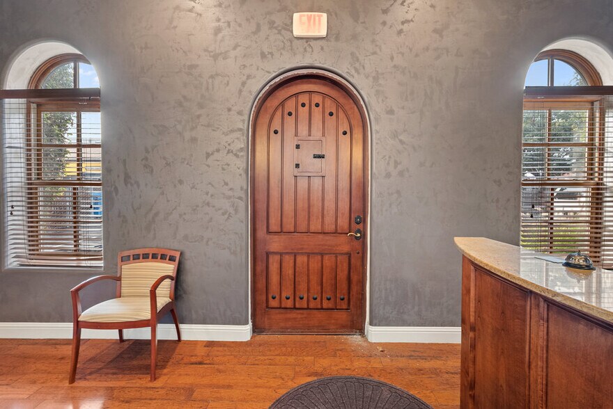More Photos Of 829 San Benito St, Hollister Office For Sale