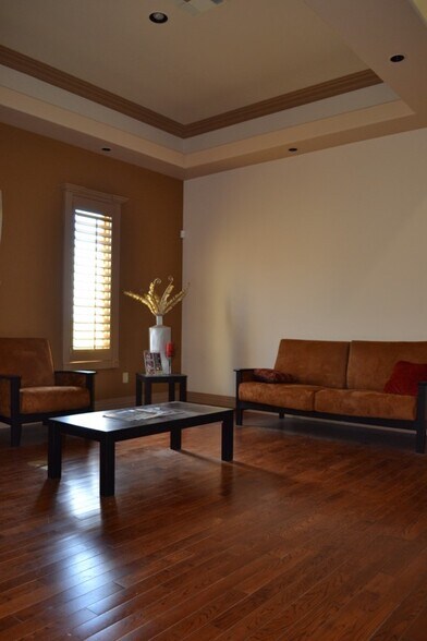 More Photos Of 154 N Festival Dr, El Paso Medical For Sale