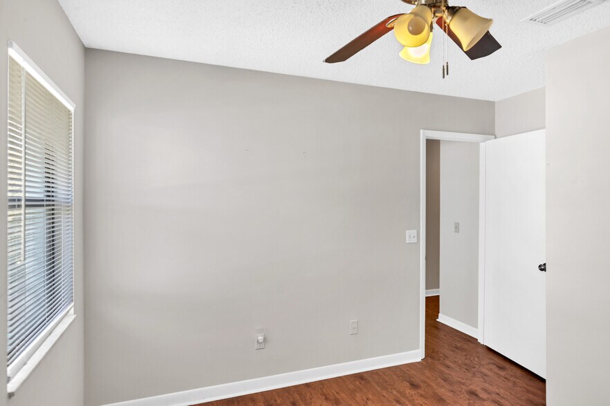 More Photos Of 208 Hopkins St, Neptune Beach Multifamily For Sale