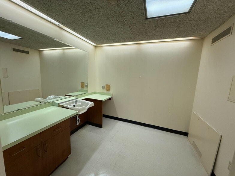 More Photos Of 1365 Northampton St, Holyoke Assisted Living For Sale