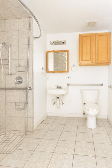 More Photos Of 104 E 5th St, Brady Office Residential For Sale