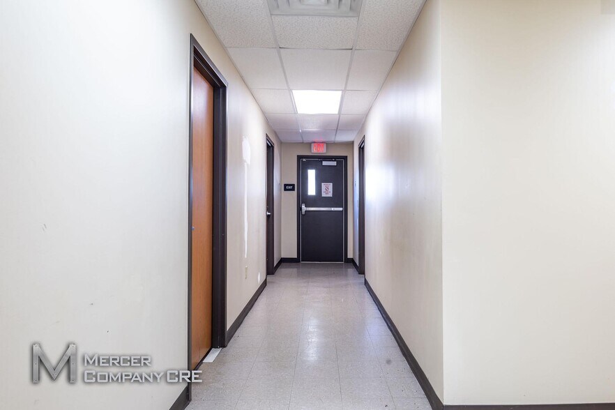 More Photos Of 3613-3621 S Moulton Dr, Oklahoma City Service For Lease