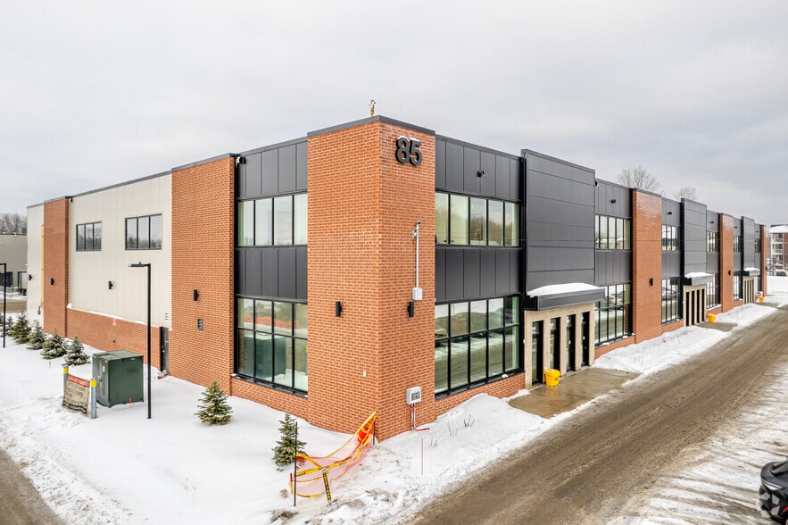 More Photos Of 100 Blvd Jean-Baptiste-Rolland O, Saint-jerome Unknown For Lease