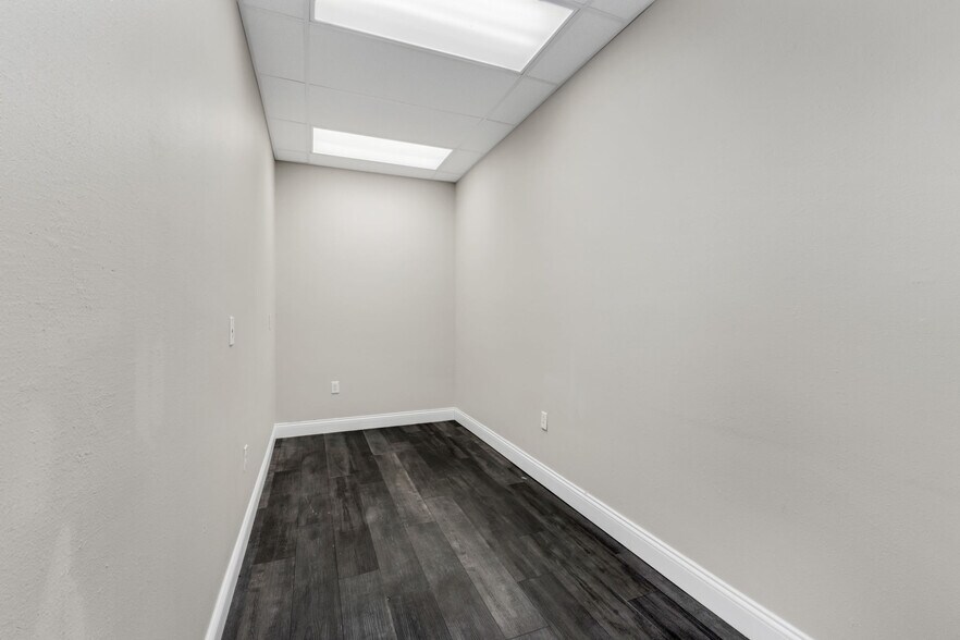 More Photos Of 2421 Shreve St, Punta Gorda Office For Lease