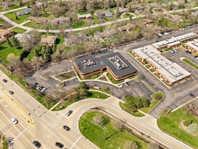 More Photos Of 1990 E Algonquin Rd, Schaumburg Medical For Lease