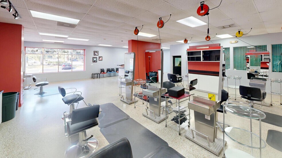 More Photos Of 225 N Ronald Reagan Blvd, Longwood General Retail For Sale