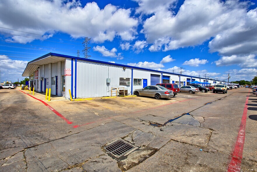 More Photos Of 11450 Bissonnet St, Houston Warehouse For Lease