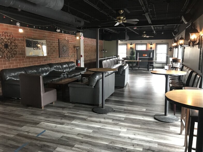 More Photos Of 101 W Main St, West Dundee Restaurant For Sale