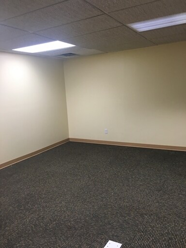 More Photos Of 2101 S 19th St, Philadelphia Office For Lease