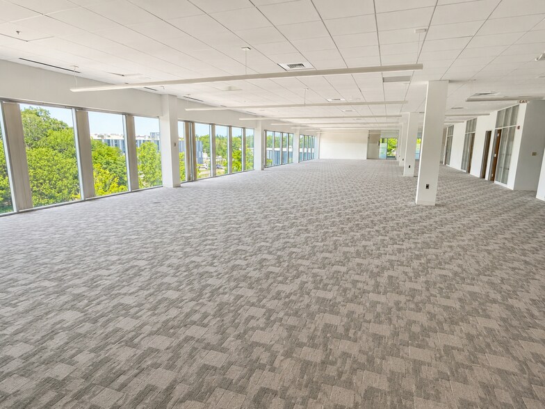 More Photos Of 174 Middlesex Tpke, Bedford Unknown For Lease
