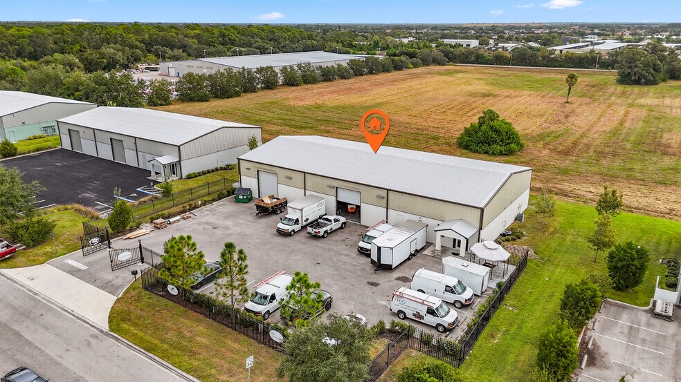 More Photos Of 6860 28th St Cir, Sarasota Warehouse For Sale