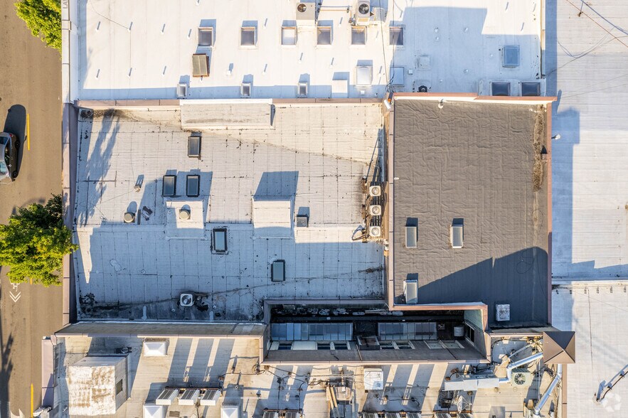 More Photos Of 706-708 Main St, Oregon City Loft Creative Space For Lease