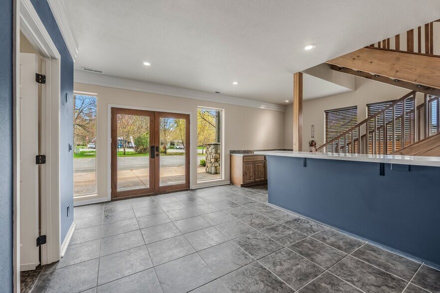 More Photos Of 204 4th, Dover Office For Lease