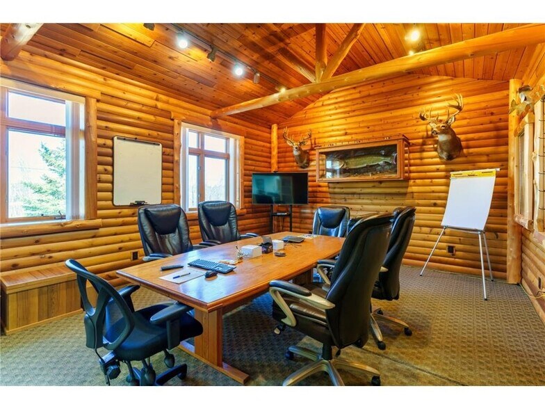 More Photos Of 1001 Naylor Dr SE, Bemidji Warehouse For Sale