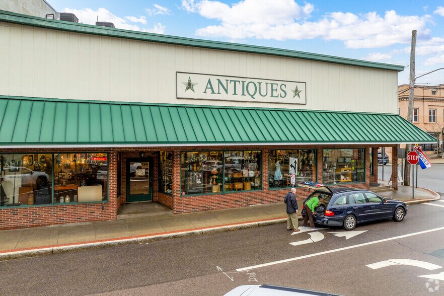 More Photos Of 109 Main St, Putnam General Retail For Sale