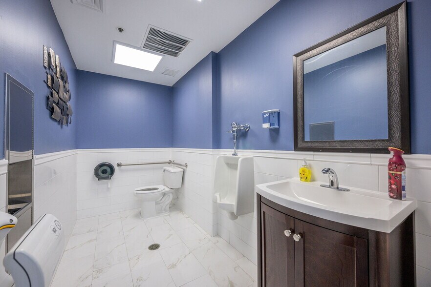 More Photos Of 125 Washington Ave, Dumont Unknown For Lease