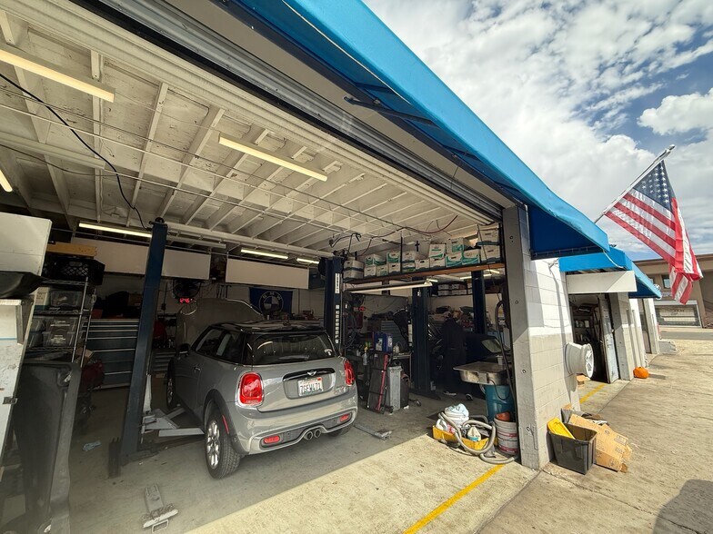 More Photos Of 7464 Draper Ave, La Jolla Service For Sale