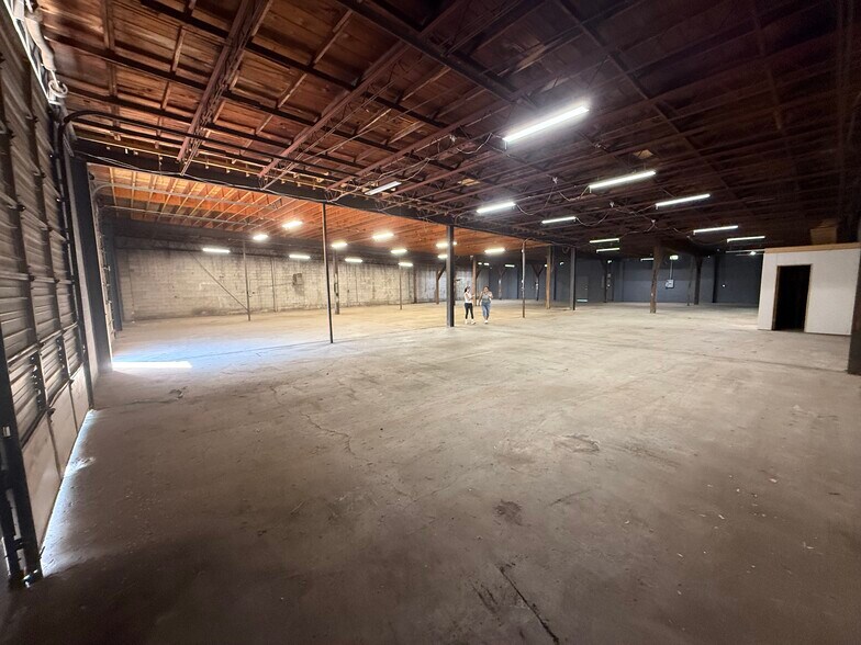 More Photos Of 2001-2021 Exchange Ave, Oklahoma City Warehouse For Lease