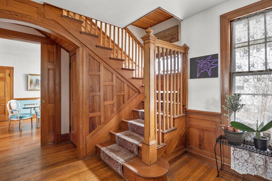 More Photos Of 3630 Main St, Stone Ridge Restaurant For Sale