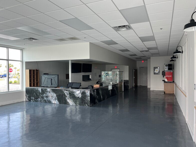 More Photos Of 145 Beachwalk Shore Dr, Saint Johns Freestanding For Lease