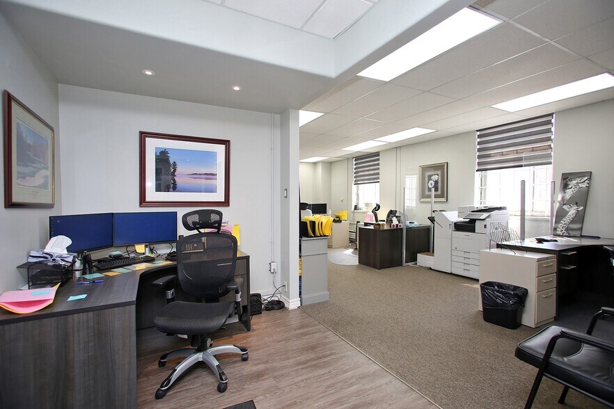 More Photos Of 187 King St E, Oshawa Office For Lease