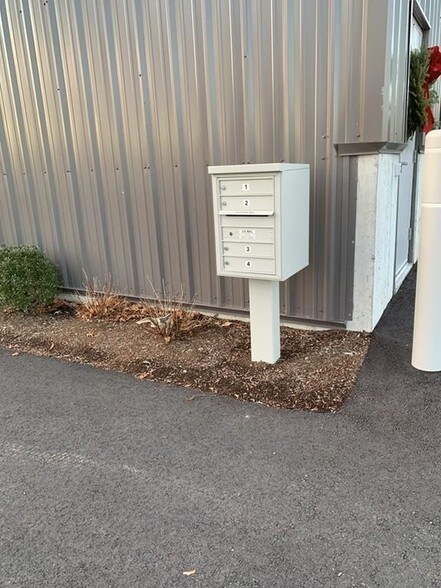 More Photos Of 232 Huttleston Ave, Fairhaven Service For Lease