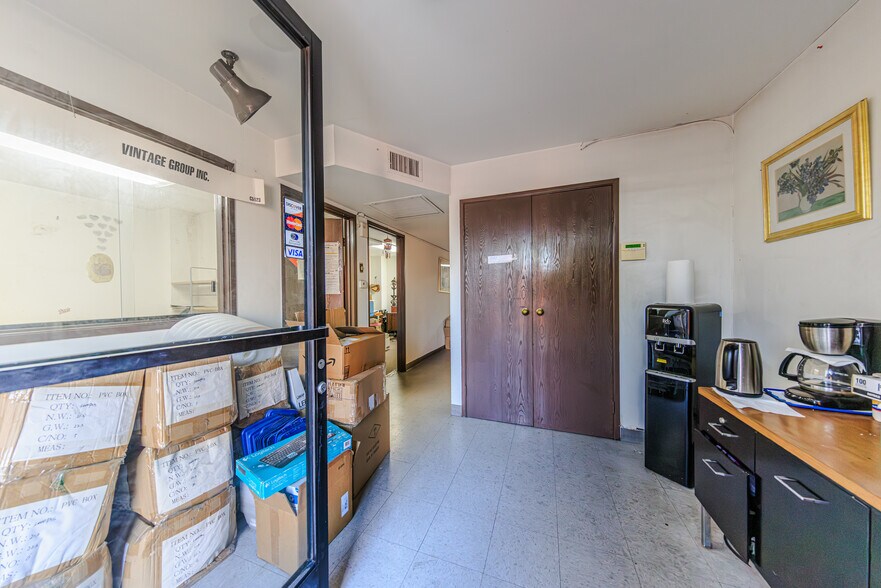 More Photos Of 1338 E Washington Blvd, Los Angeles Light Manufacturing For Sale