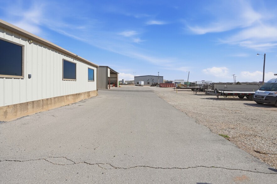 More Photos Of 14220 S Meridian Ave, Oklahoma City Warehouse For Sale