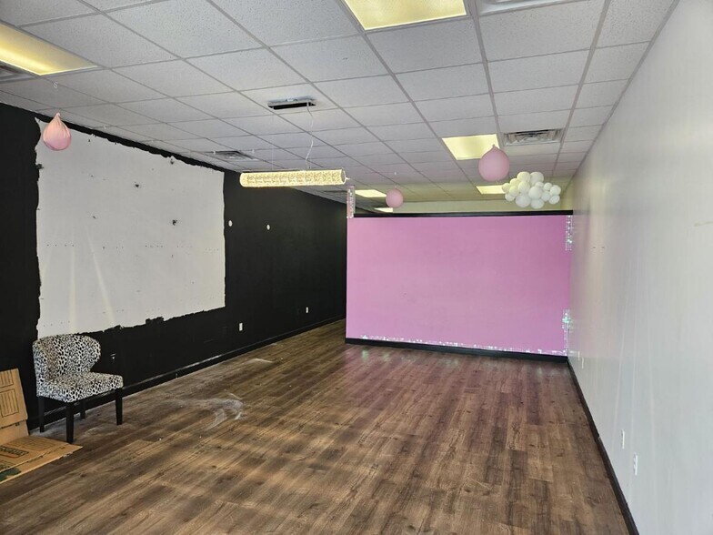 More Photos Of 7120 Hogan Rd, Jacksonville Unknown For Lease