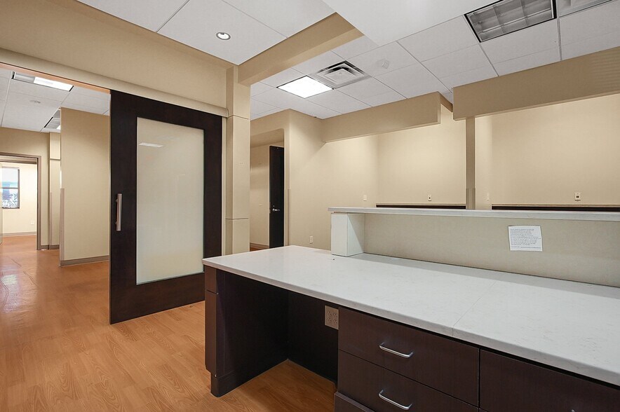 More Photos Of 6503 E Broad St, Columbus Medical For Sale