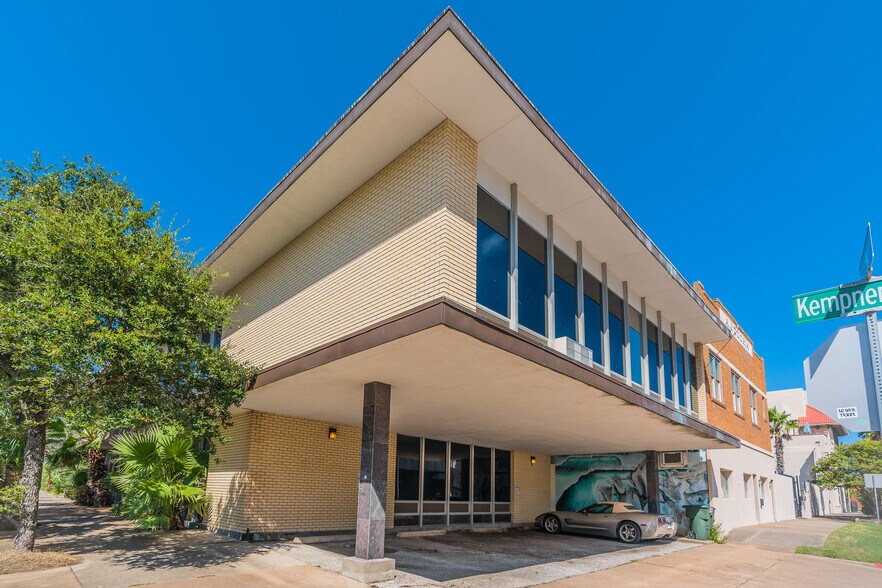 More Photos Of 622 Kempner, Galveston Loft Creative Space For Lease