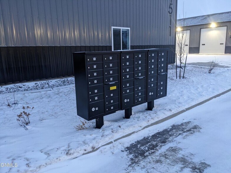 More Photos Of 1409 Lockheed Dr, Bismarck Warehouse For Sale