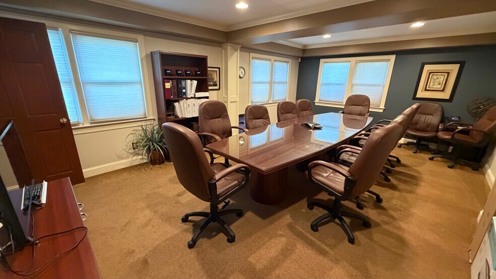 More Photos Of 205 State Route 31 N, Washington Office Residential For Sale