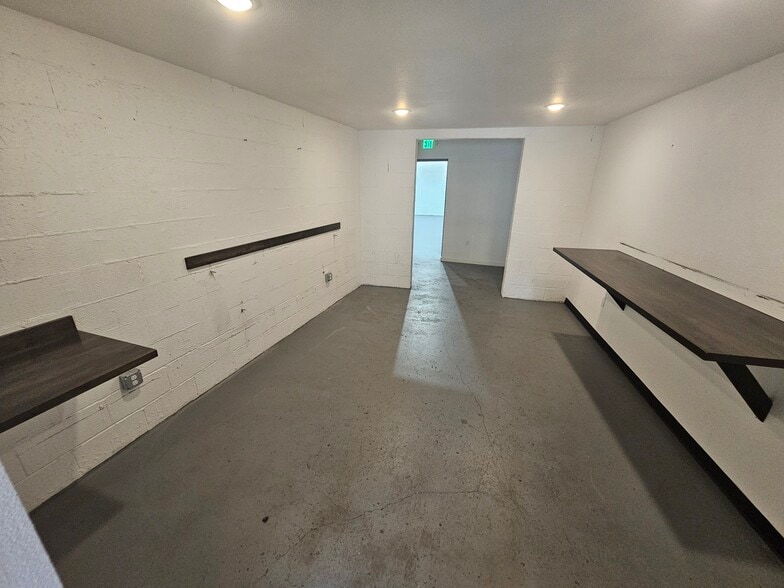 More Photos Of 5833 NE Portland Hwy, Portland Flex For Sale