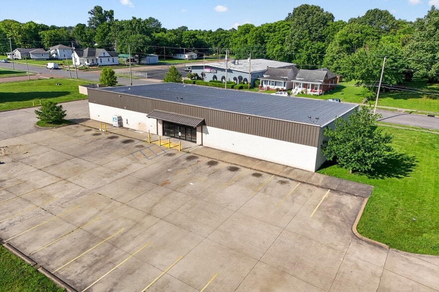 More Photos Of 620 S 4th St, Paducah Freestanding For Sale